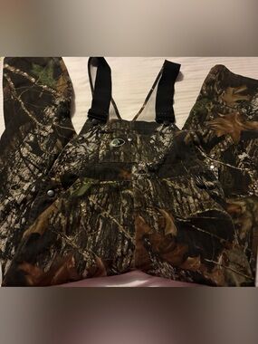 Kids Camo Bib Jacket with Adjustable Black Straps - Green/Brown Camo